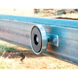 Magnetic Gate Minder